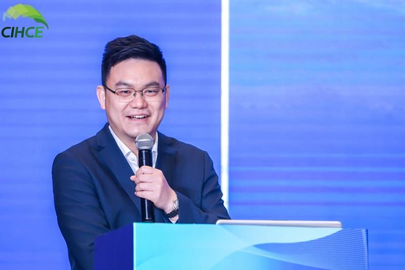 投资协会执行会长,中科氢投合伙人 杨冷羽主持,华东交通大学教授 博导