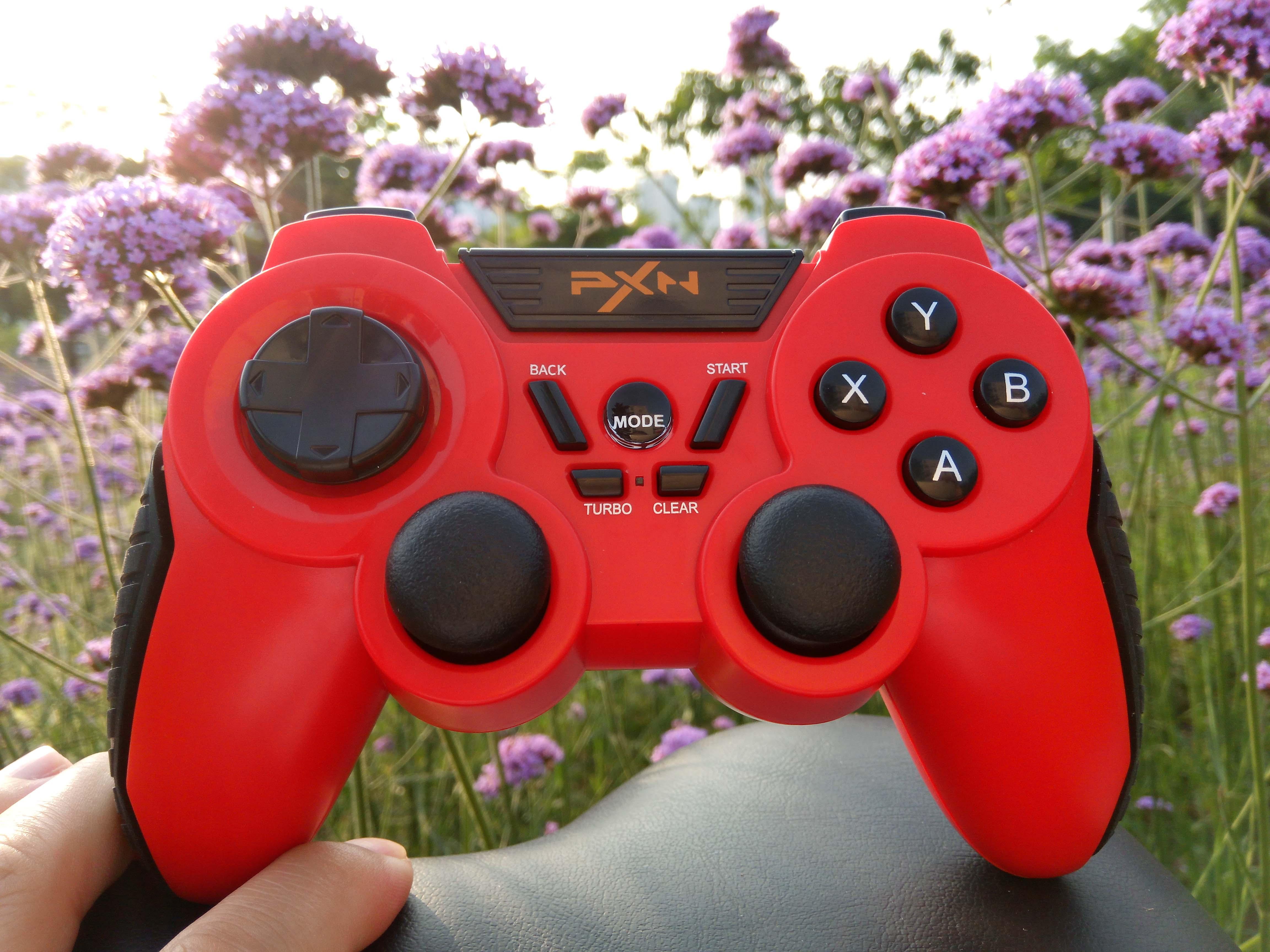 小编的这款莱仕达手柄是跟iphone7 中国红一样的颜色,非常喜气高贵