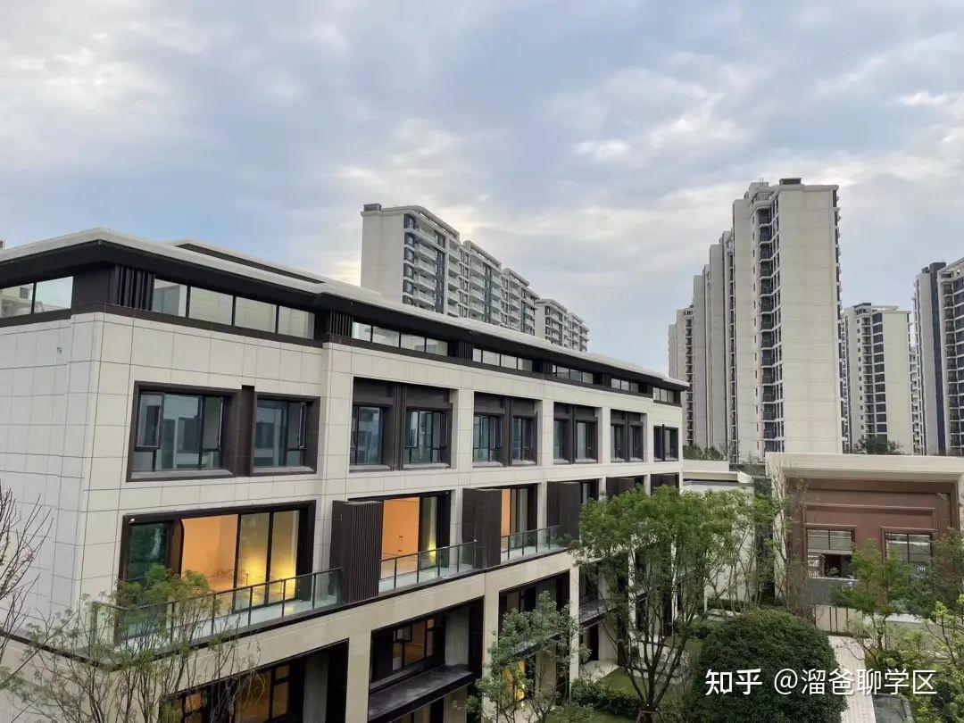 在看了70多个叠拼项目后,我发现了这些亮点… - 知乎
