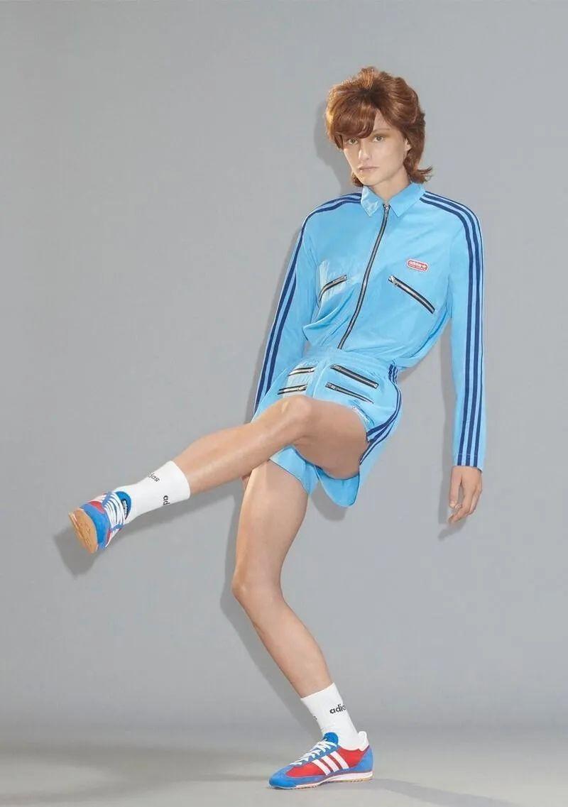 夏日的运动风穿搭时尚还显个性穿上它妥妥的青春活力派