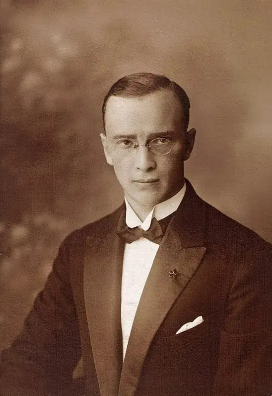 前史十月革命胜利后,由布尔什维克领导的新政府对于电影在宣传上的