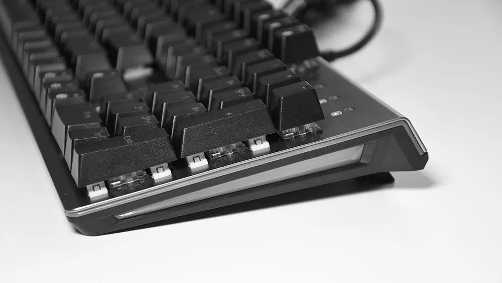 雷柏v530游戏机械键盘电竞轴体新选择