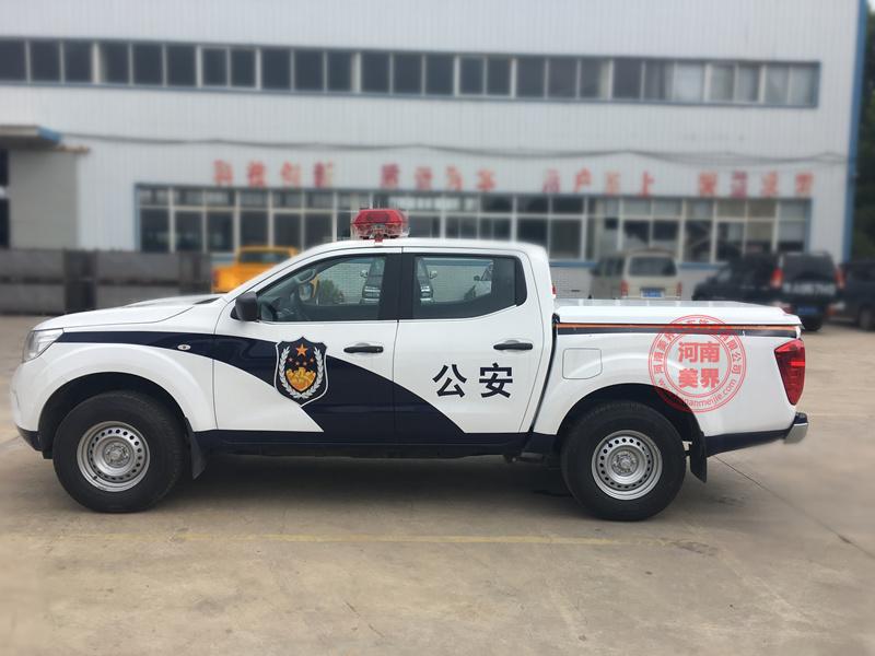 日产纳瓦拉navara改装后备箱带锁的平盖防盗更放心