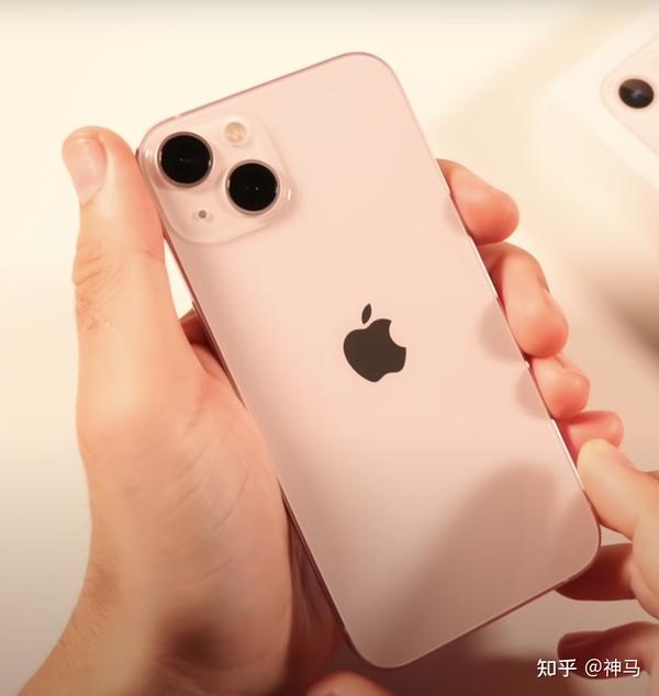 iphone13粉背面iphone13粉红色背面整体有点淡粉色 /粉白粉白的的感觉