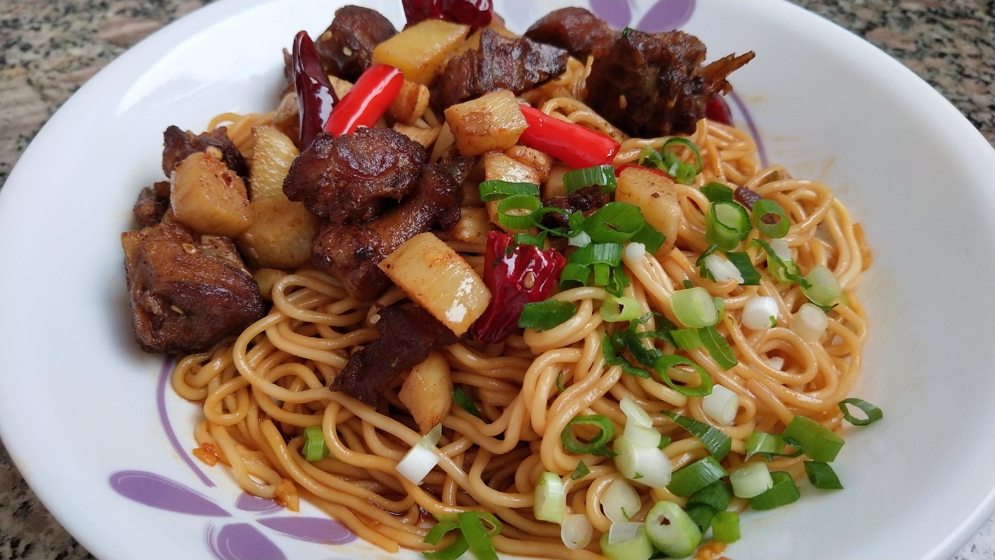 教你四川"干拌杂酱面"的正宗做法,步骤简单,新手1次成功