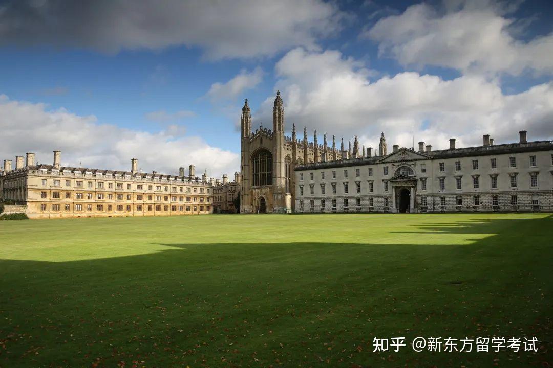 學校重視學生在藝術方面的發展,在禮拜堂竣工後,成立了國王學院唱詩班