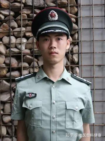 军训攻略 | 又逢一年军训季，骨科医生与您聊聊“站军姿”那些事儿 - 知乎