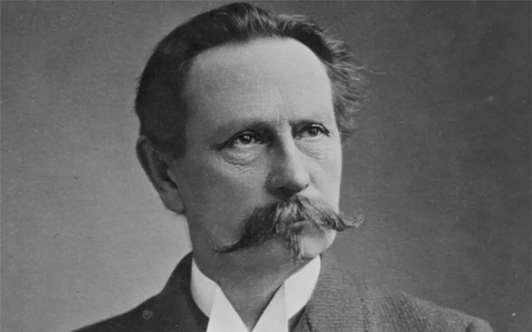 年期间,克莱斯勒加入合并,并更名戴姆勒克莱斯勒(daimlerchrysler),第