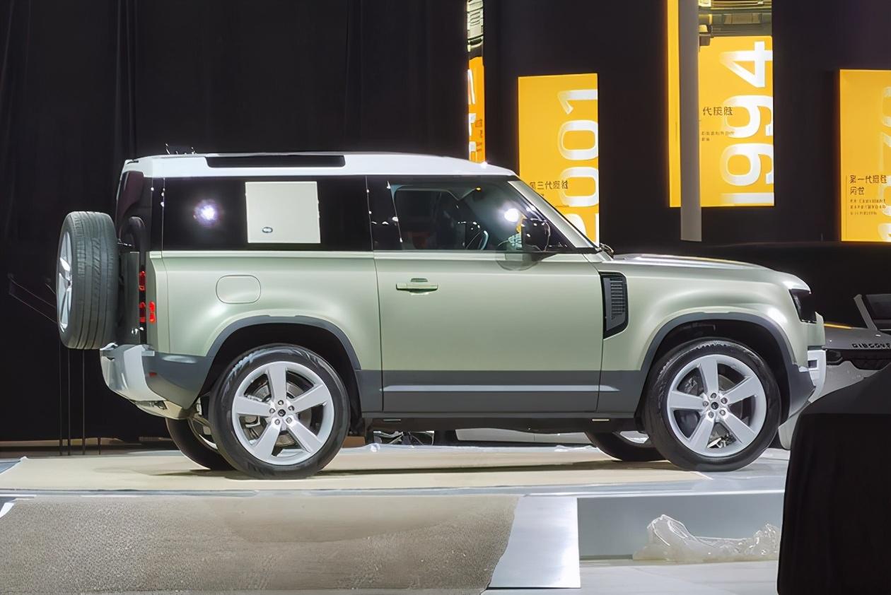 2020广州车展路虎卫士90短轴三门结构更适合越野