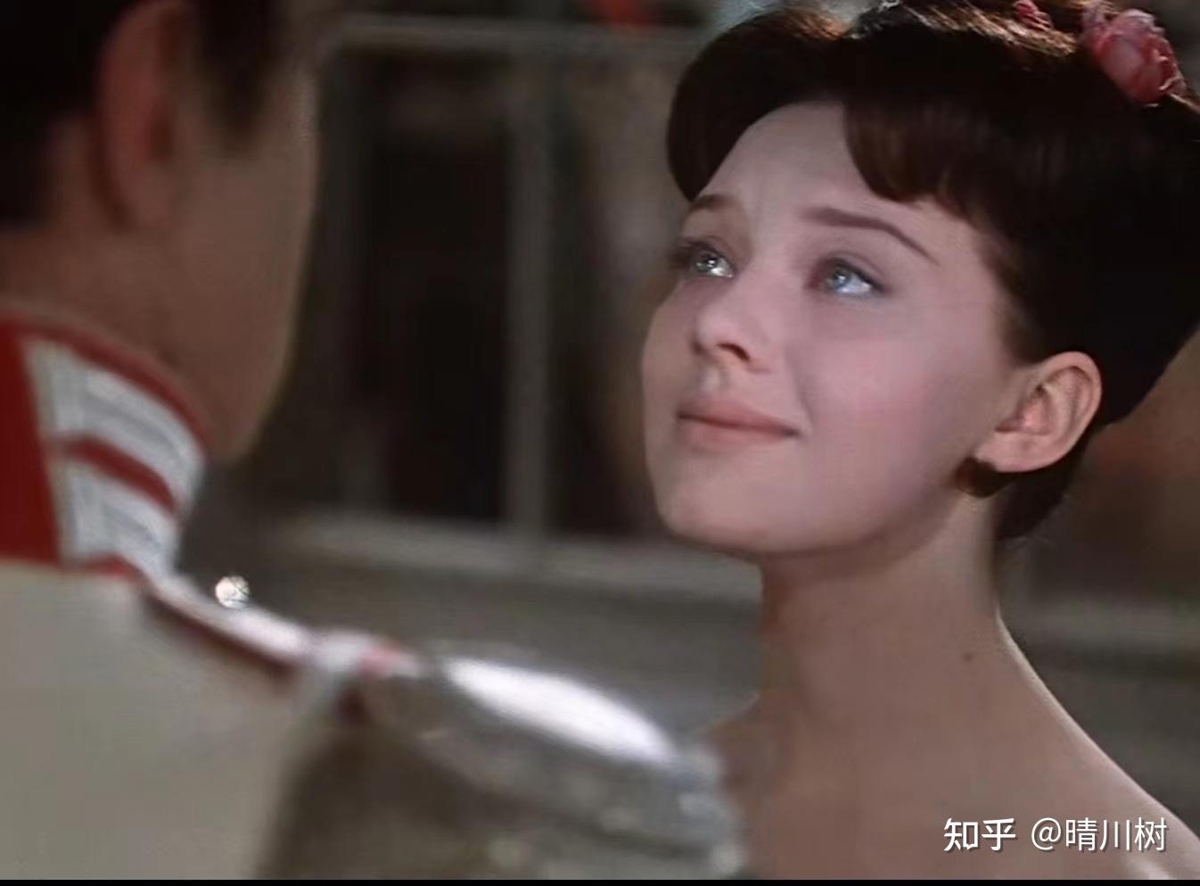 战争与和平娜塔莎美丽少女成长为俄国大妈