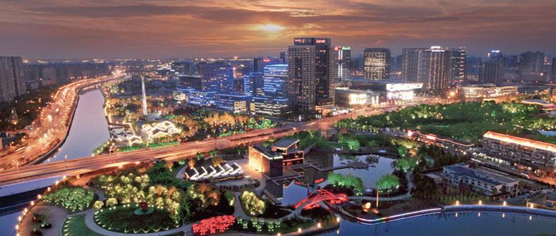 长风生态商务区位于上海市普陀区南部,内环和中环线之间,东起长风公园