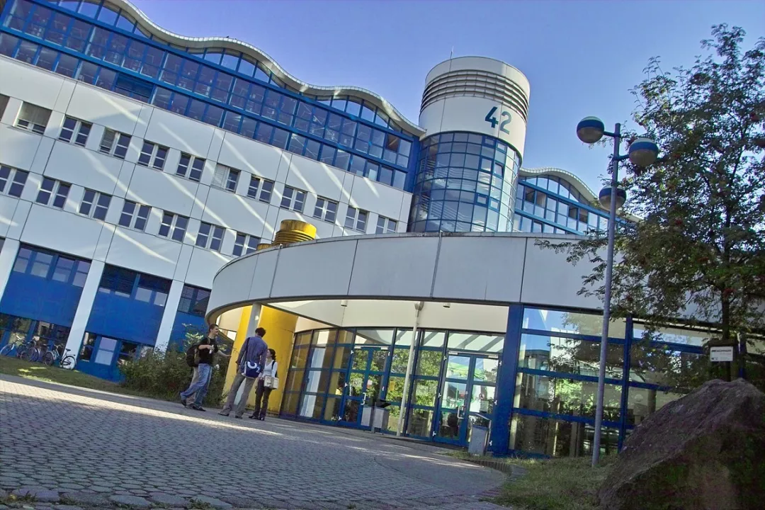 凯泽斯劳滕大学(no.90)