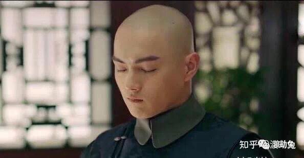 尔晴未出嫁的时候,看起来也是一个温柔贤惠的女子,这段婚姻把她变成了