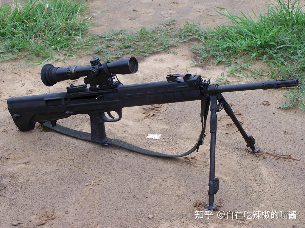 班长副班长有时会配置下挂式榴弹发射器,qbz-95式自动步枪于1995年