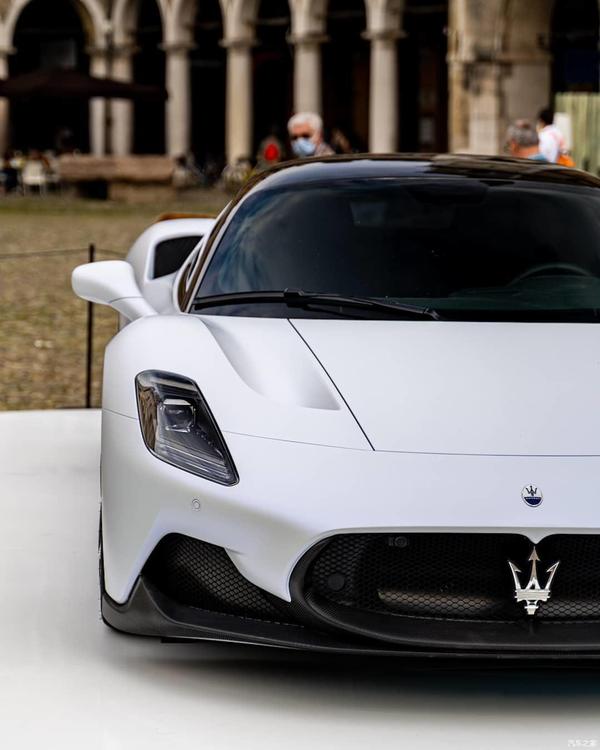 全新玛莎拉蒂mc20海外实车外观动感犀利攻击性满格