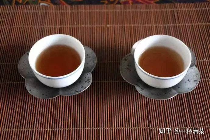 品茶的茶具叫什么 v2-8a160454a5ea0e4a5b89e8dd15855e3b_r.jpg