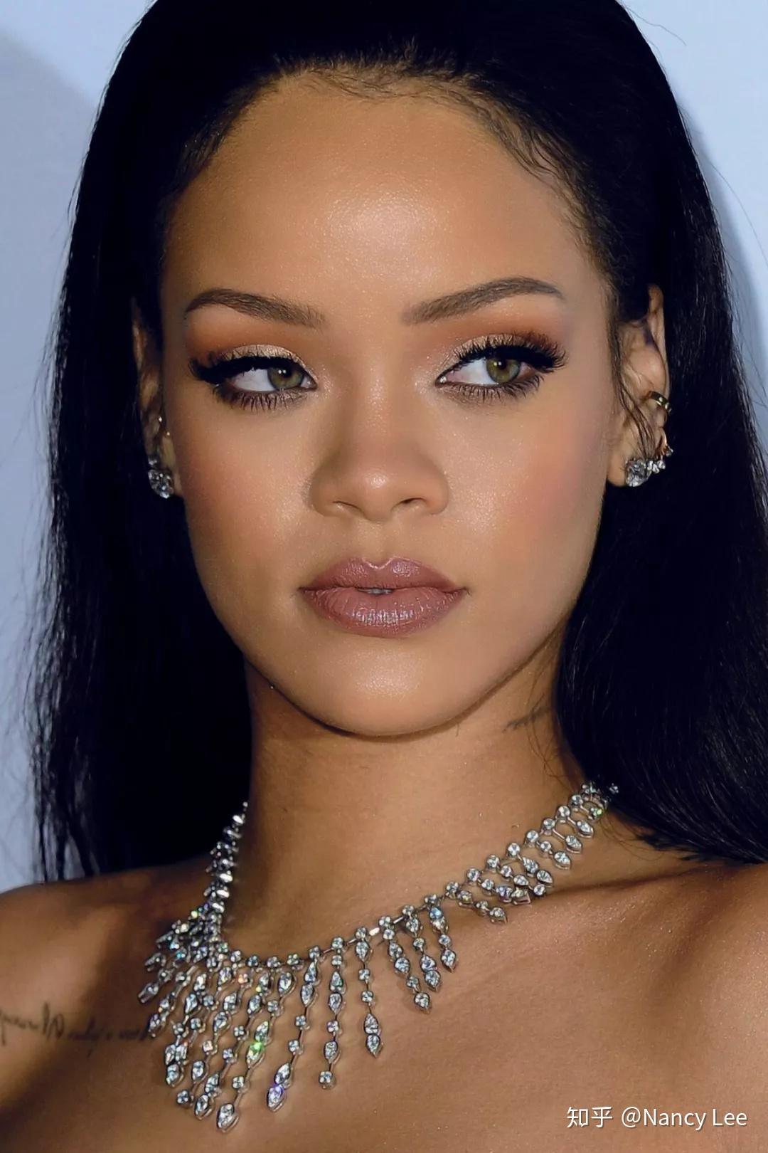 宇宙级带货女王蕾哈娜rihanna连饰品都如此精致