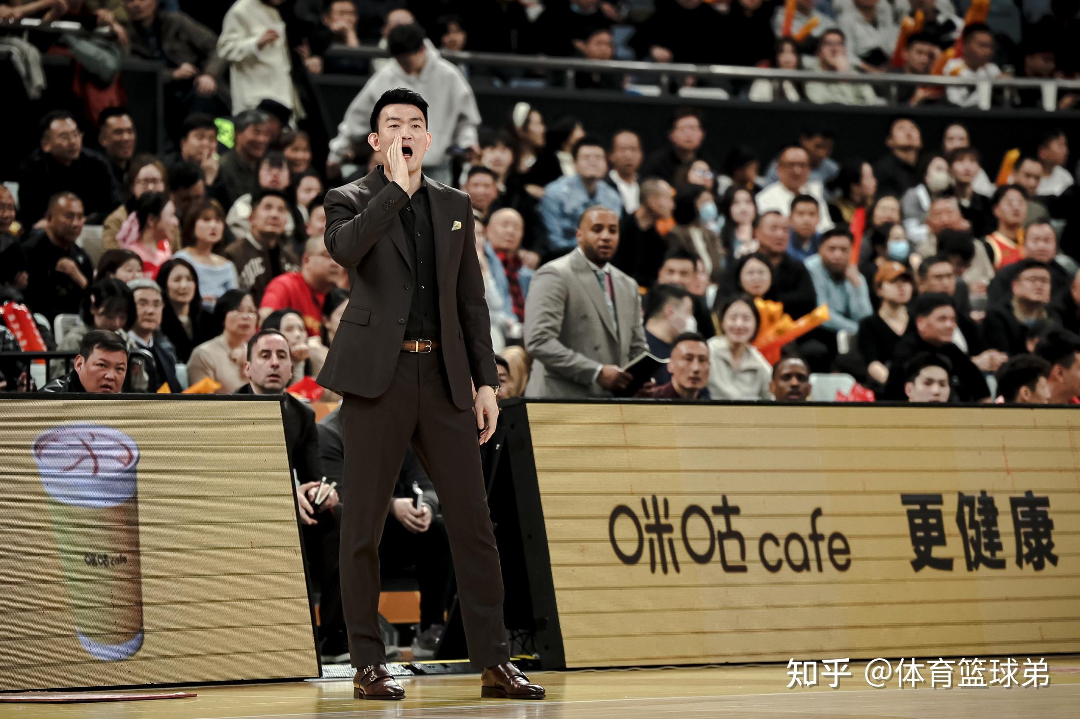 包含B体育官方网址：CBA选秀：新秀的机遇与挑战，能否在CBA站稳脚跟？的词条
