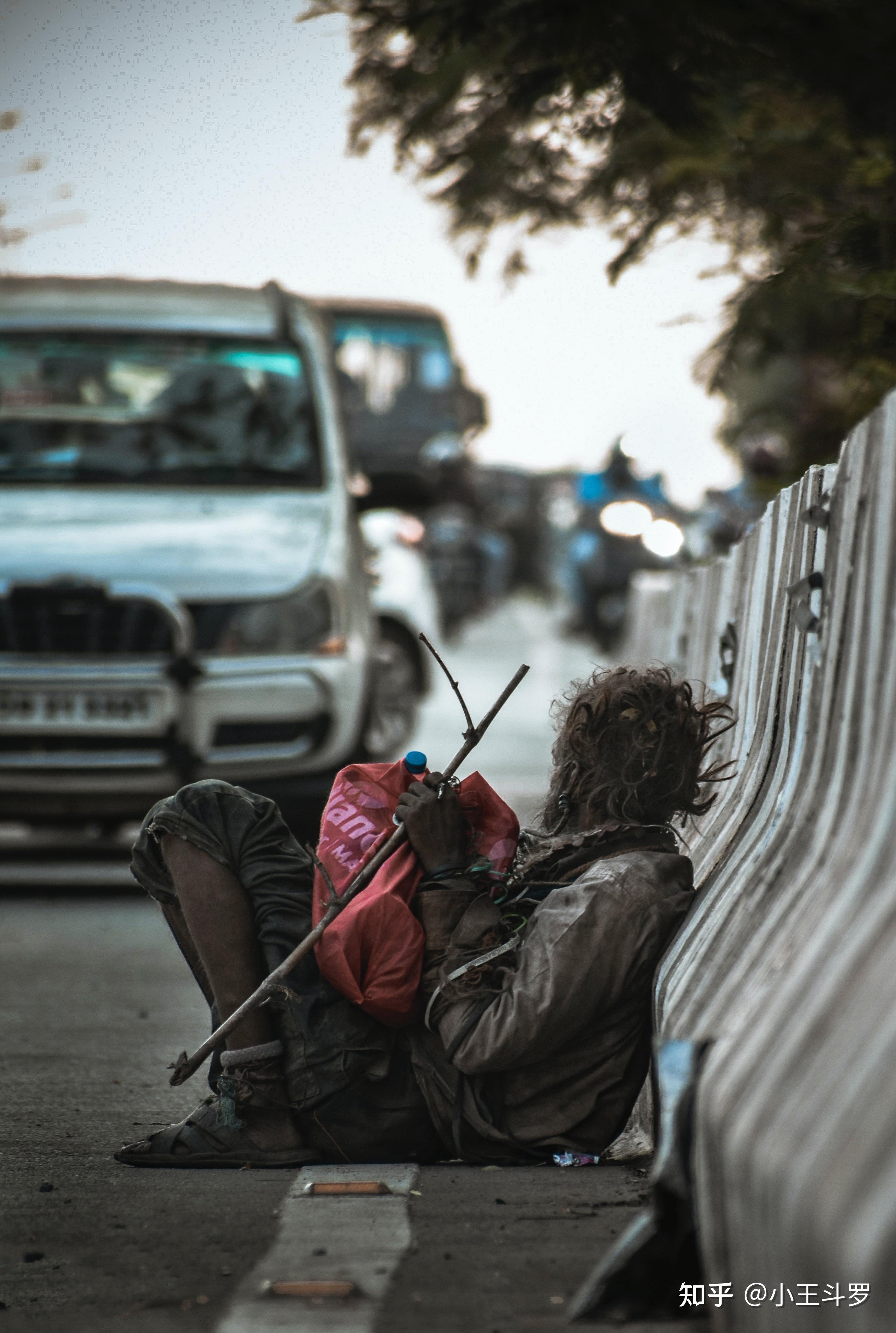 贫穷的本质是什么就是没钱吗