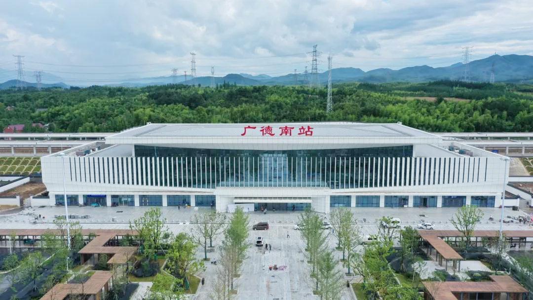 中铁巨资打造精品高铁站广德南候车厅照明抢眼
