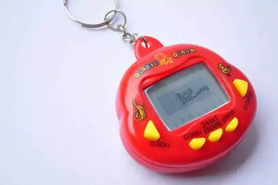 90年代初期在电子游戏还没兴起的时候男生多半玩打弹珠,飞行棋,丢沙包