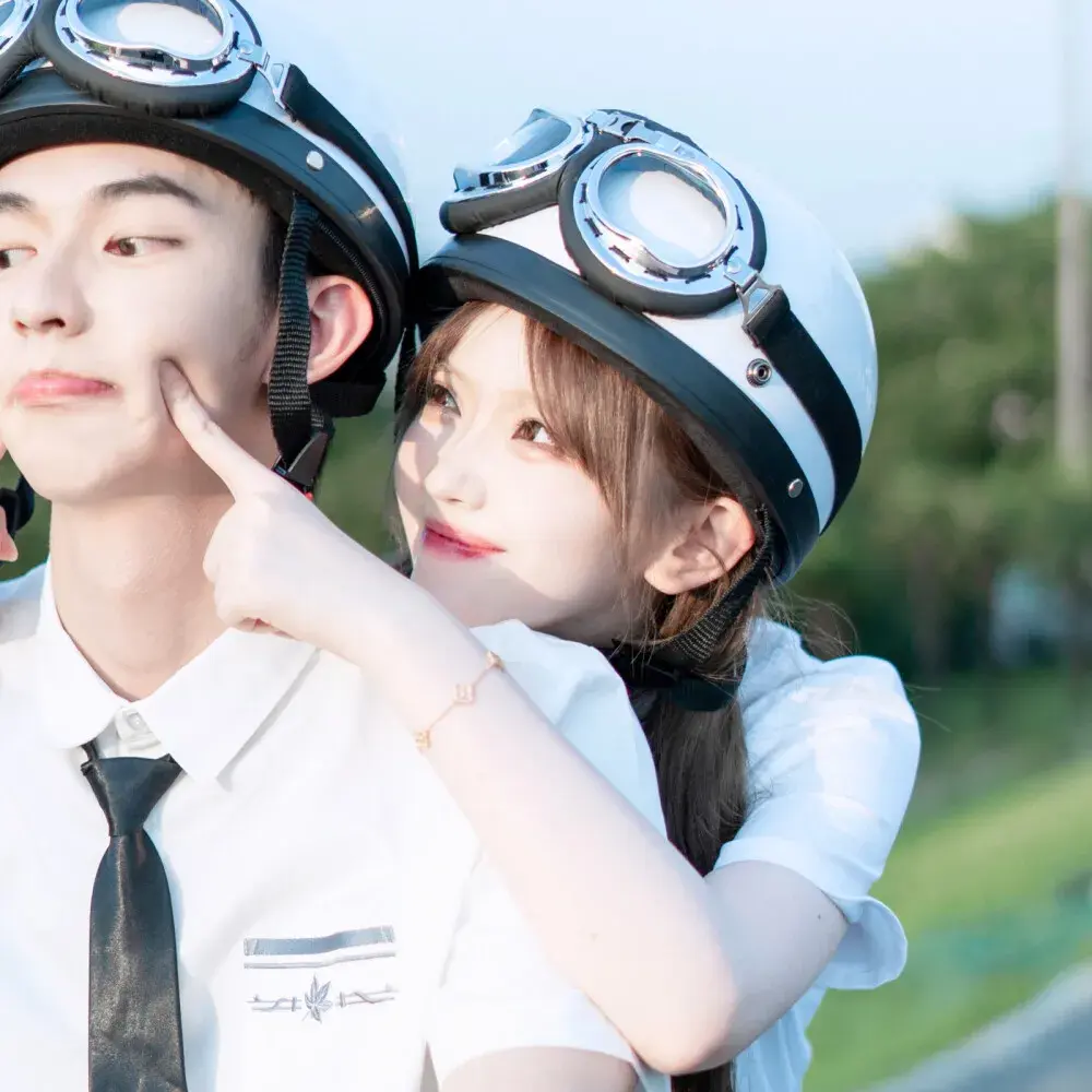 一些超级特别又好看的情侣头像,共190张-最好看的情侣头像动漫一人一半