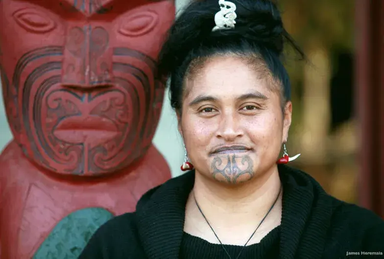 也因为毛利族人的纹身文化,纽航取消了禁止员工有纹身的规定.