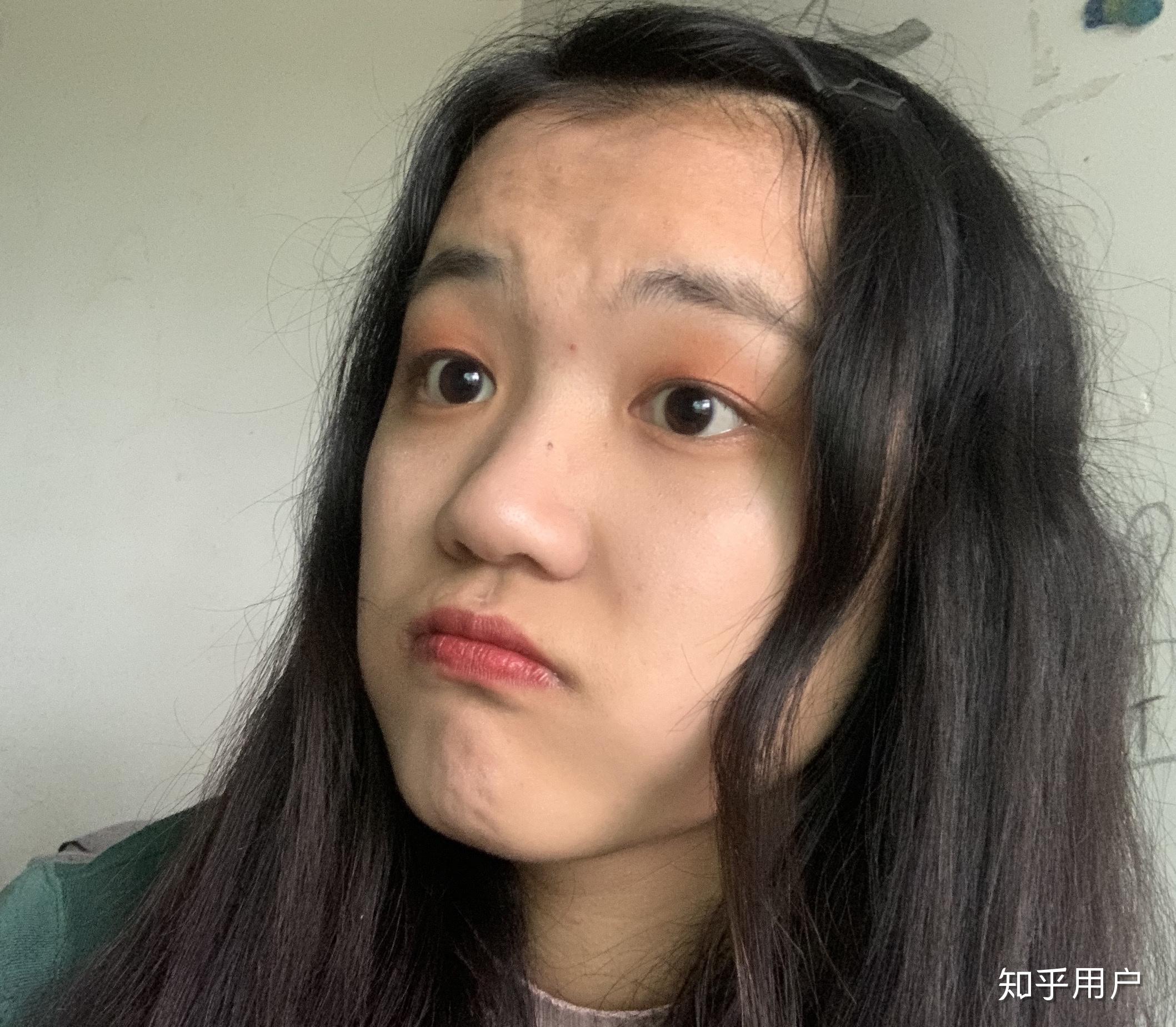 塌鼻梁女生一定不好看吗