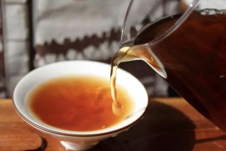 吴国君主孙皓“密赐茶以代酒”,为“以茶代酒”之典故 - 知乎