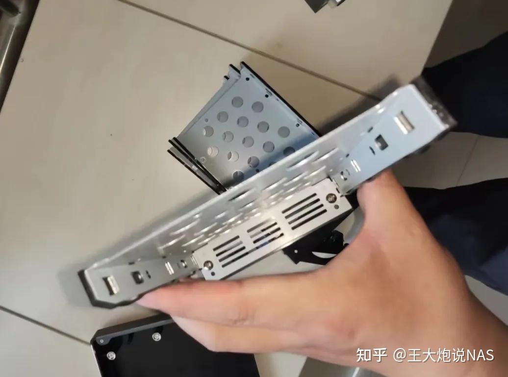 又一台国产NAS—万由HS-401P插图8 又一台国产NAS—万由HS-401P插图8