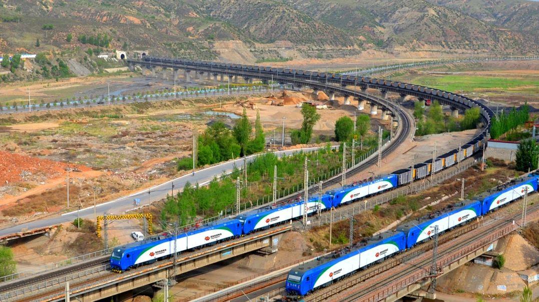 又回到"三节棍"cea1a1型电力机车?