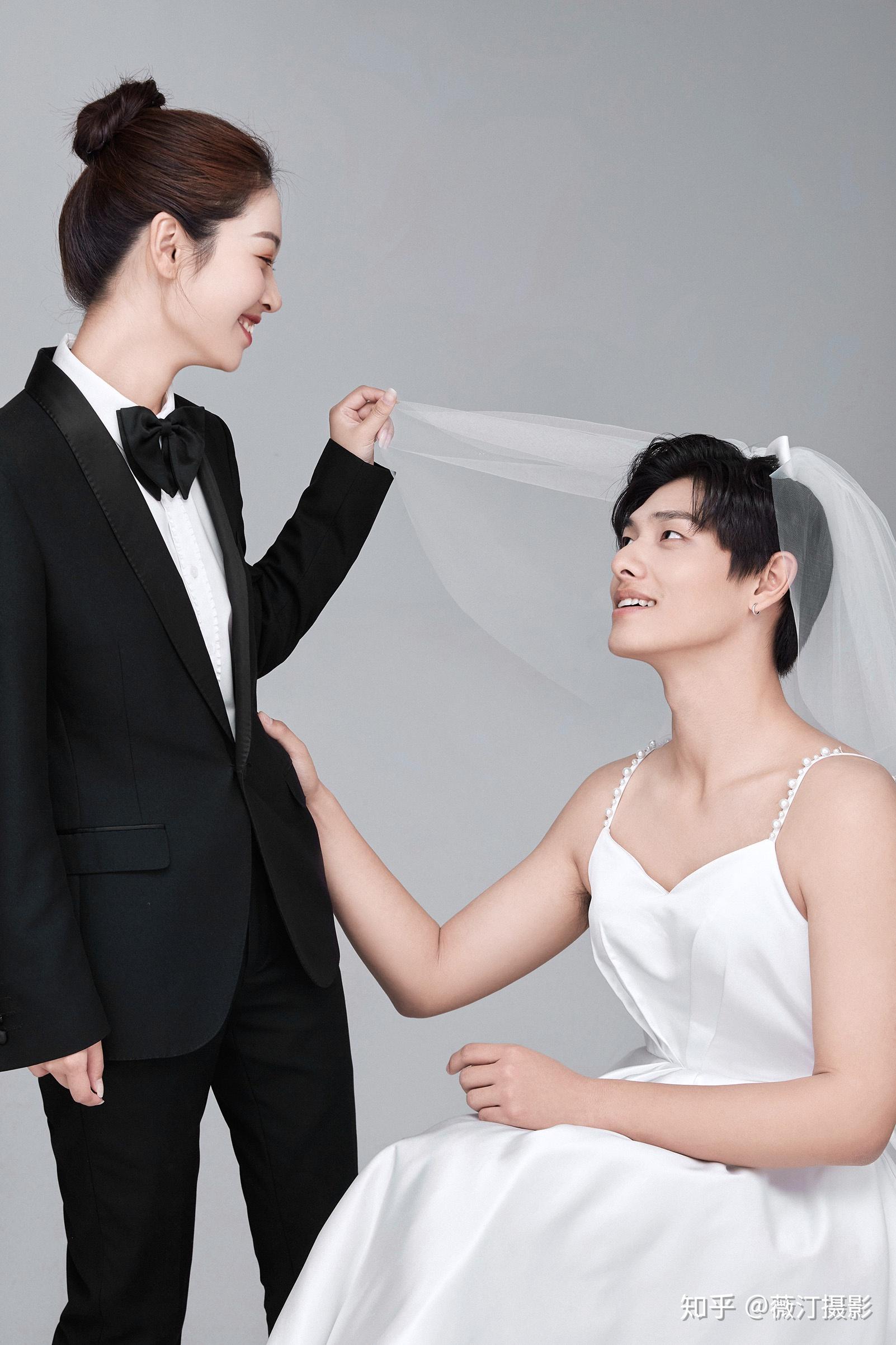 反串婚纱照新娘看到成片笑到飚高音