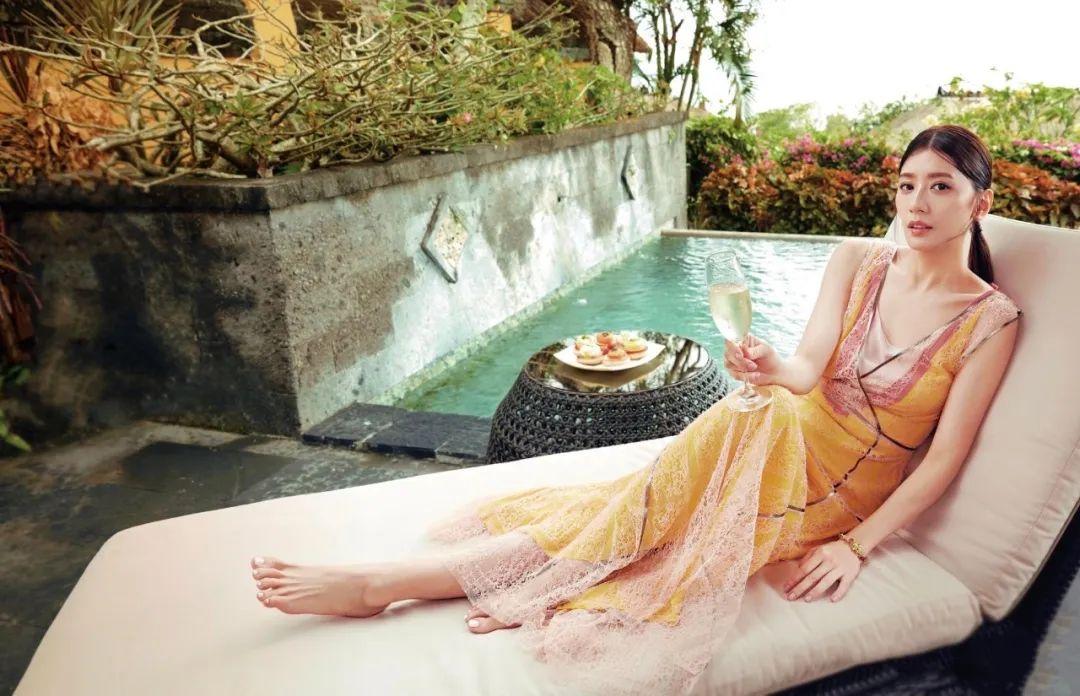 不老女神贾静雯她的脚你给几分