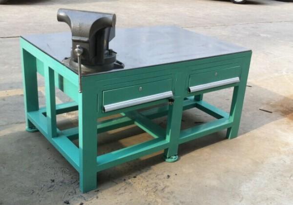 台虎钳工作桌教学钳工实训工作台欧比迪工业设备