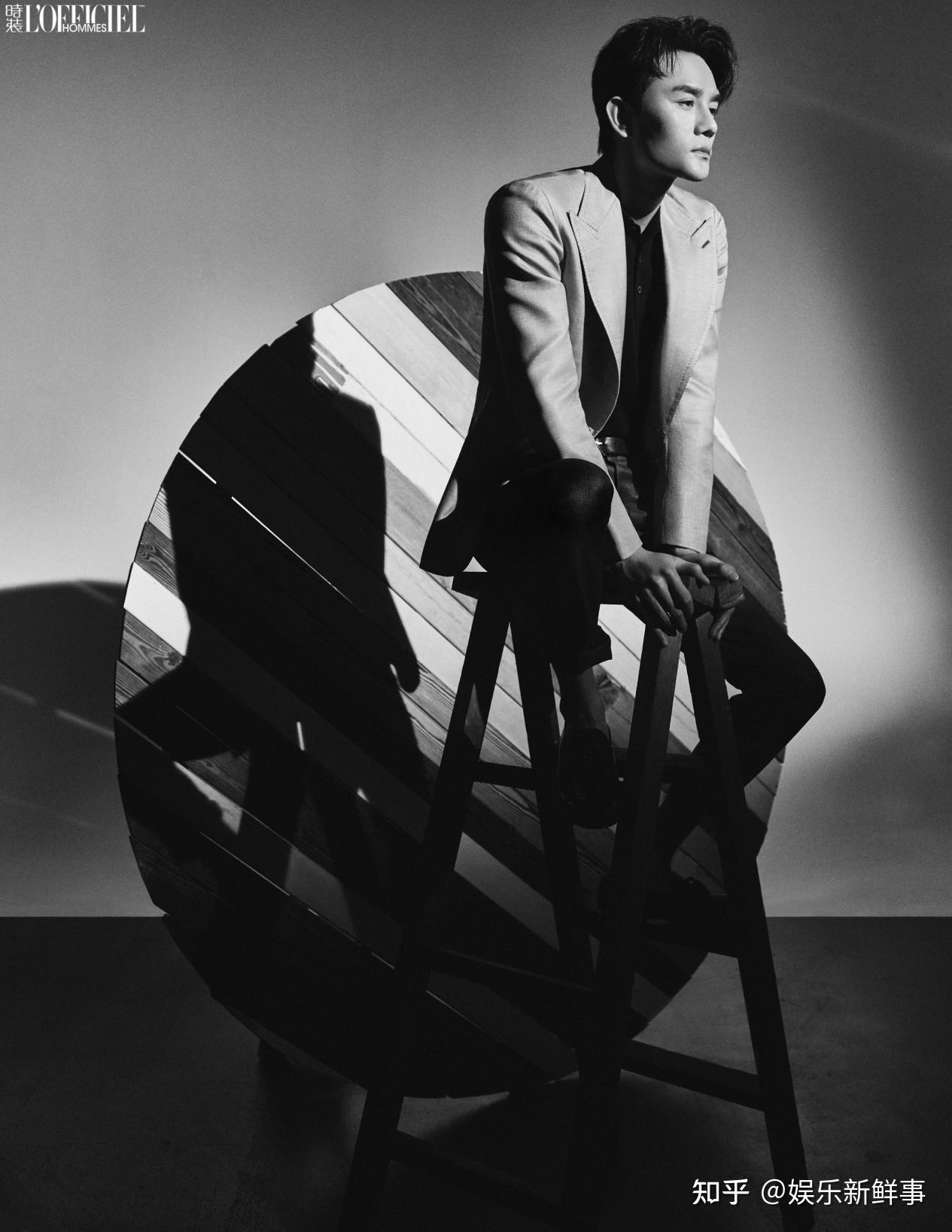 王凯时装男士三月刊双封面成熟男人的气质与魅力都在这了