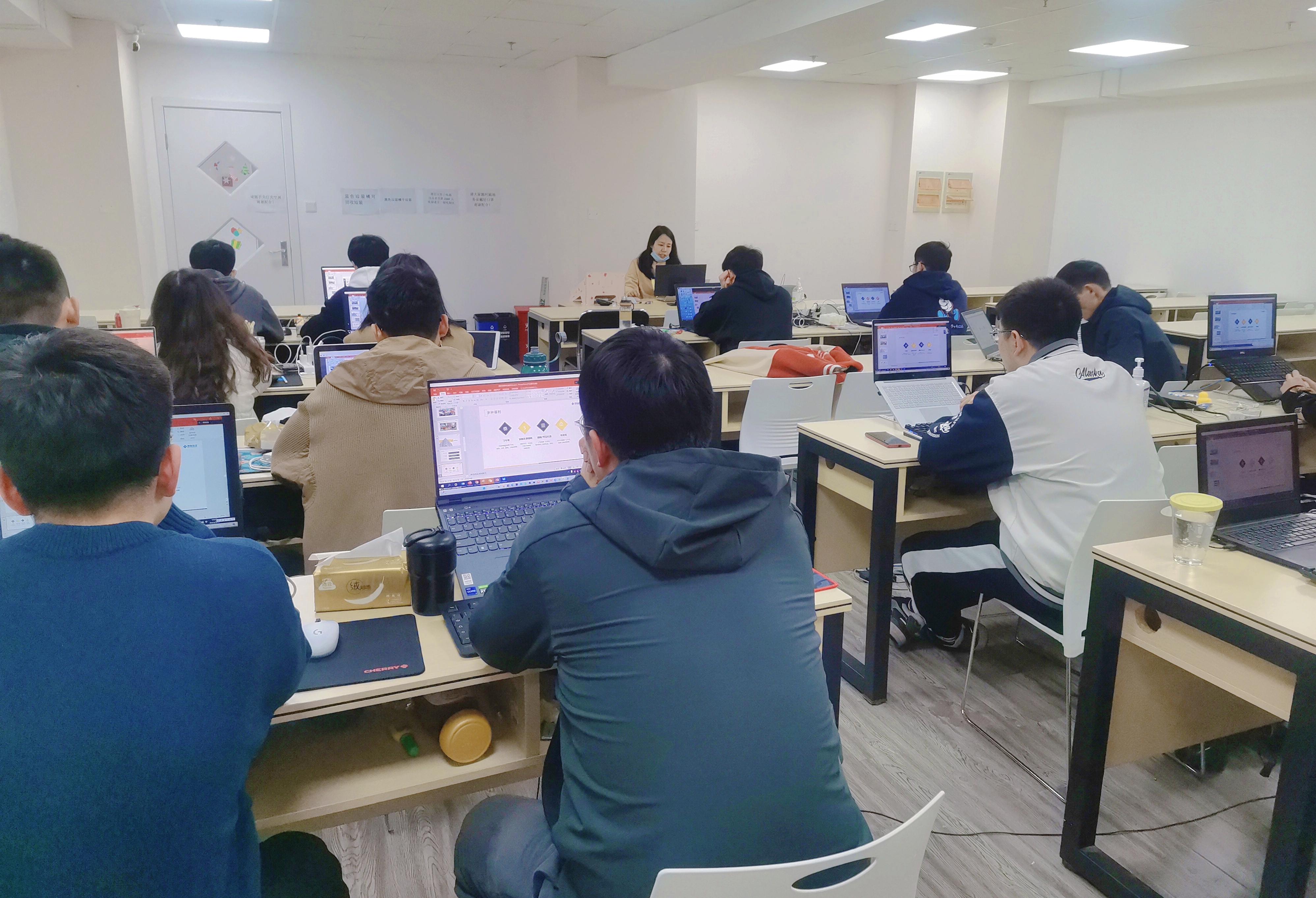 打铁还需自身硬,蜗牛学苑近期企业上门招聘一览!