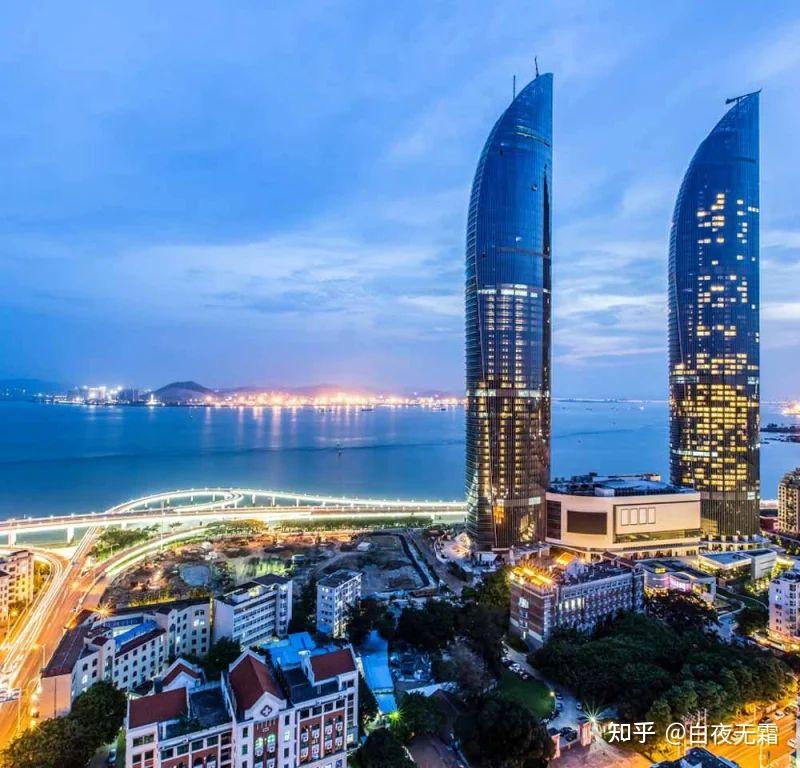 鹭,位于福建省东南,西接龙海,北邻晋江,南安,东南与金门县和大担岛,二