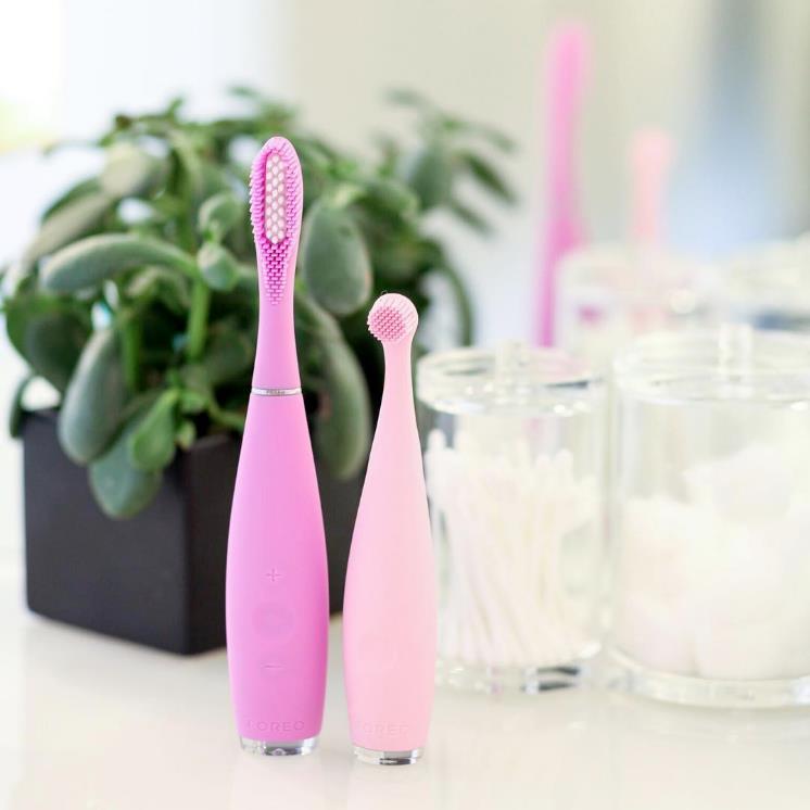 能力不足 颜值来凑硅胶牙刷究竟是徒有其表还