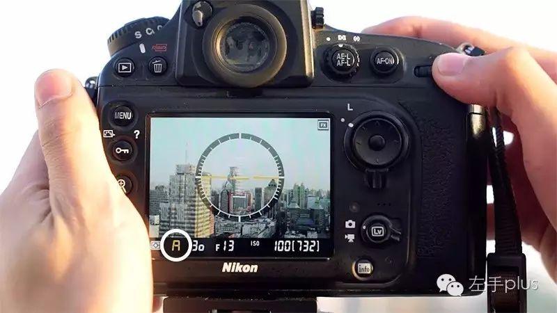 拍照怎么拍出光圈 v2-8c728fffc81491ef818bb0af51d31b43_r.jpg