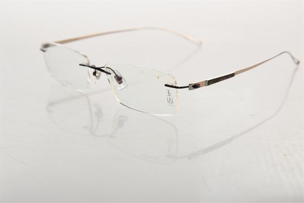 眼镜片厚带无框金属眼镜框好看点