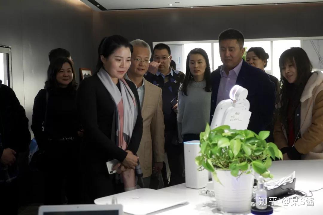 中国领跑企业董事长研修班莅临索芙特集团 盛赞索芙特集团战略转型