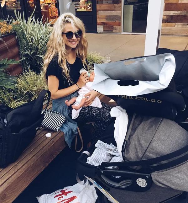 kyler一家,就这样红了. 谁不说这是上天带给他们的天使呢?