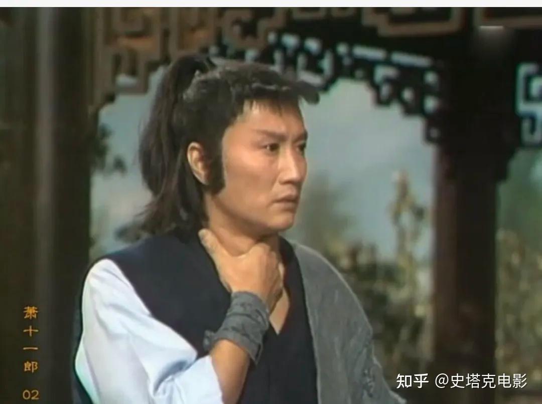 88岁谢贤罕见露面：经典大背头被人搀扶着，和谢霆锋造型如出一辙 - 知乎