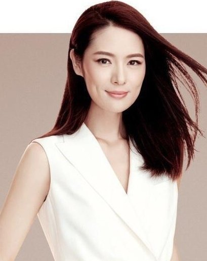 1999年首次参加电视剧的拍摄在《倾城之恋》中担任女主角饰演模特伊果