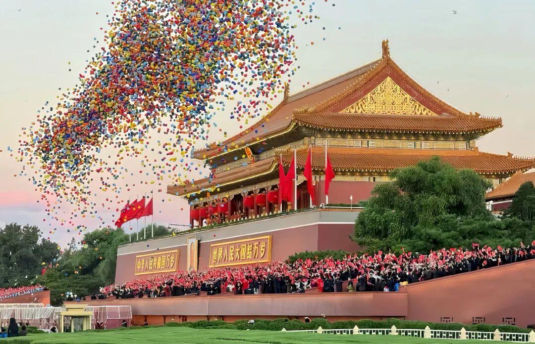 4K超清阅兵爱国主义平板电脑壁纸｜镜头下的中国壁纸 共和国最锋利的剑 - 知乎