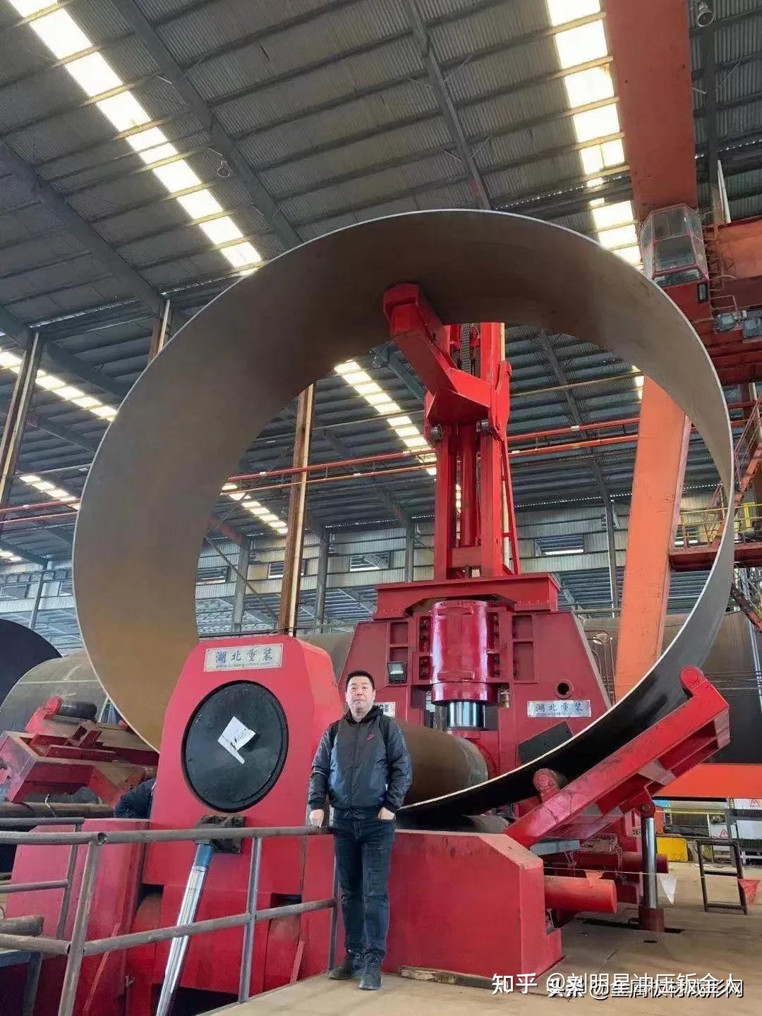 新鄂重湖北重装丨专业生产大型卷板机矫平机