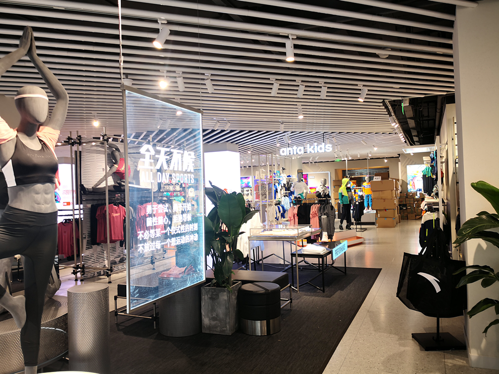 硬核升级安踏上海九代店引进智慧化收银系统