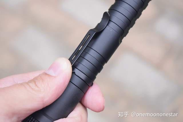 可防身照明的光棍保障你的出行安全纳丽德n15便携灯棍