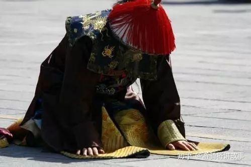 长跪不起是尊严还是生存