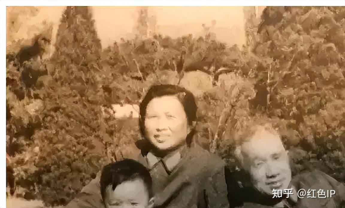 战神粟裕和妻子楚青的合影，让人艳羡的神仙爱情 - 知乎